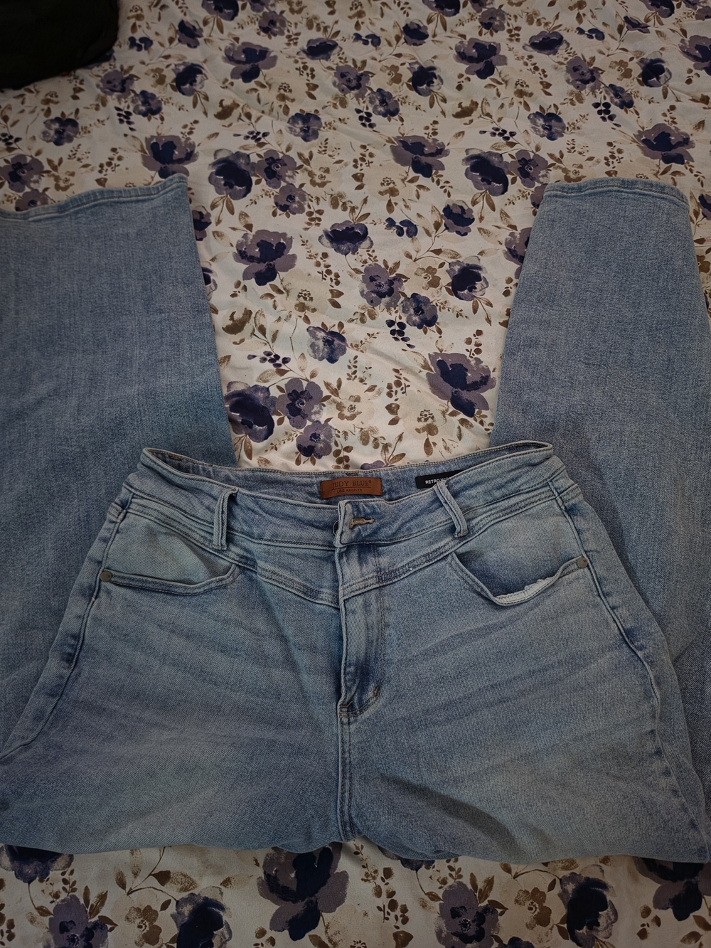 Judy Blue Light Wash Straight Leg Jeans